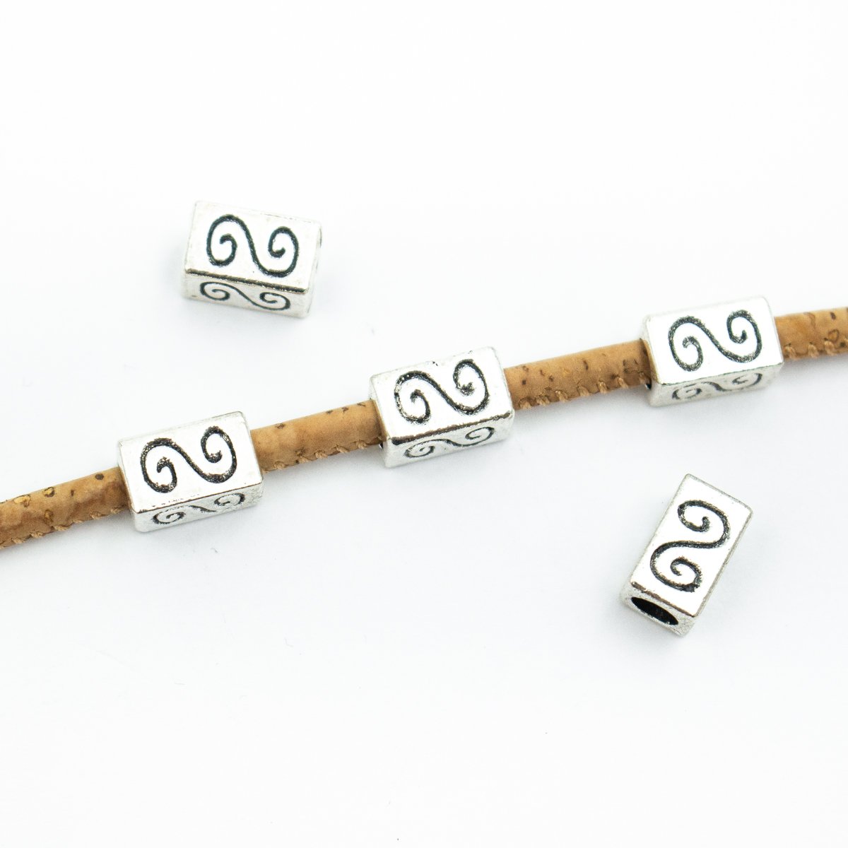 10 pièces de cordon rond de 3mm de forme rectangulaire avec motif, recherche de bijoux D-5-3-53