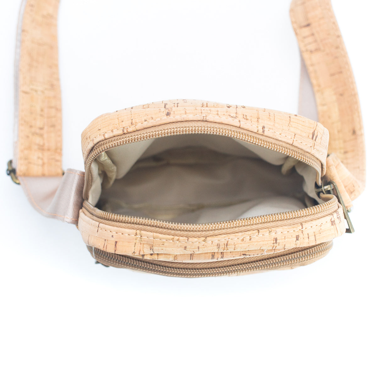 Men's Zipper Cork Messenger Bag | THE CORK COLLECTION