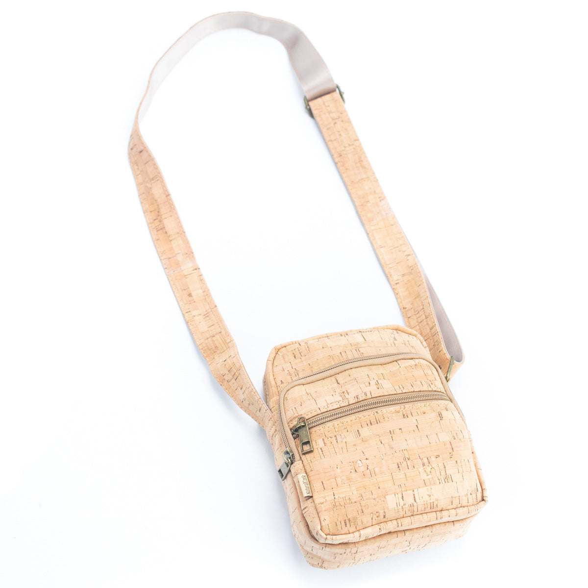 Men's Zipper Cork Messenger Bag | THE CORK COLLECTION