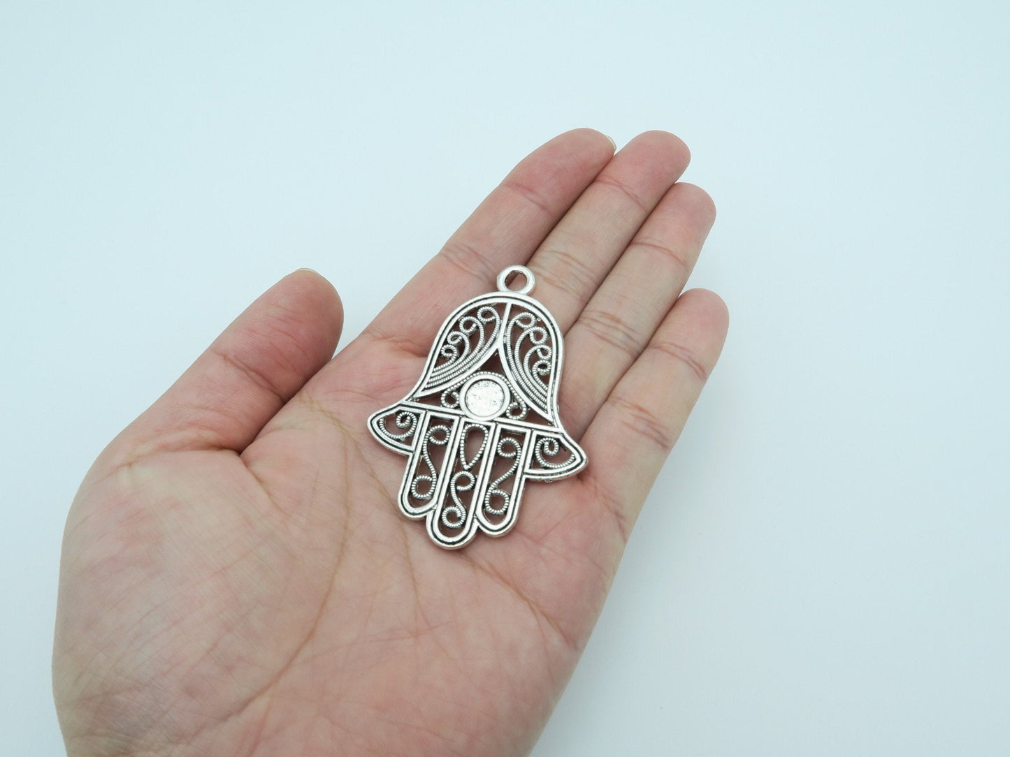 10pcs Antique Silver Fatima Hand Pendants  jewelry supplies jewelry finding D-3-12