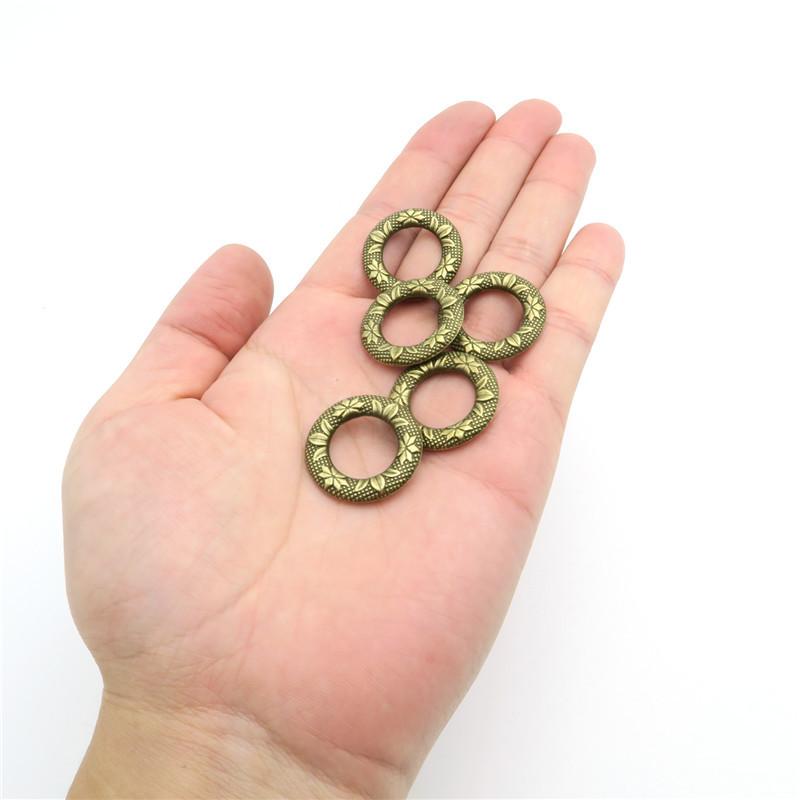 10 Pcs Antique Brass small  Round Flowers pendant  jewelry supplies jewelry finding D-3-36