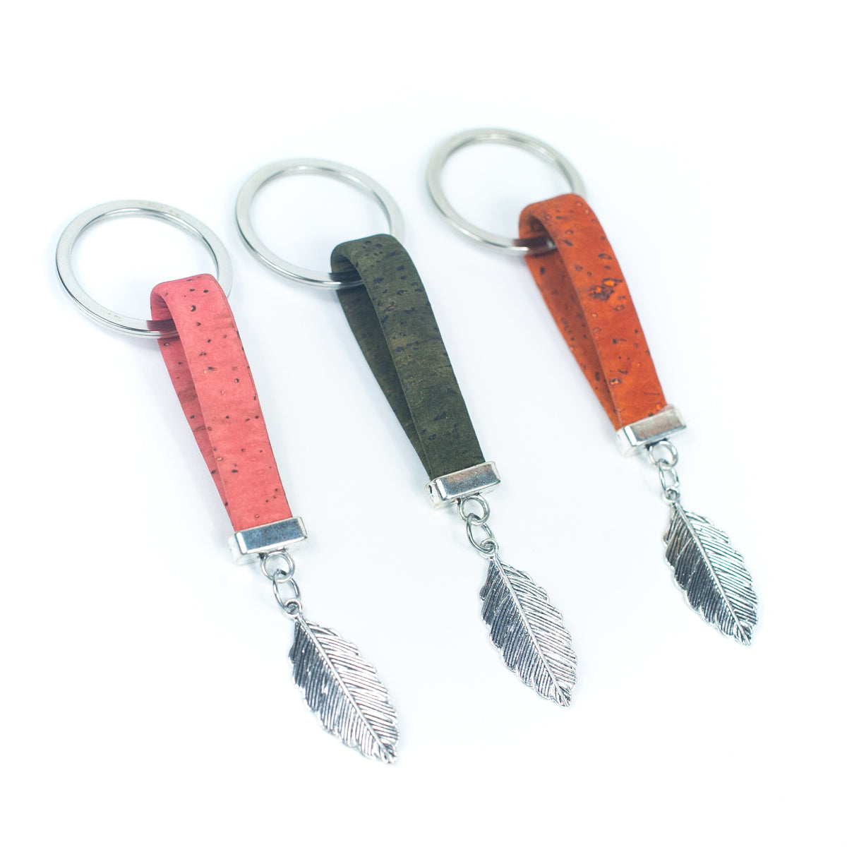 Cordon plat en liège de couleur naturelle de 10MM et pendentif feuilles, porte-clés en liège fait à la main I-03-D-MIX-10